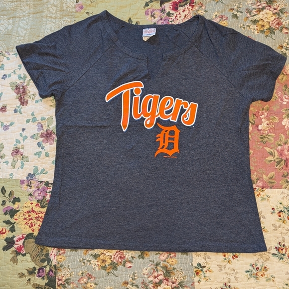 Detroit Tigers cut crew neck tshirt - Picture 1 of 7